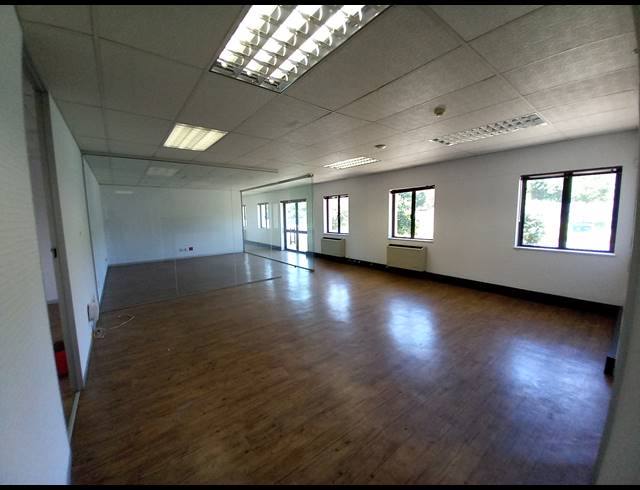 209M² OFFICE TO LET IN BRYANSTON